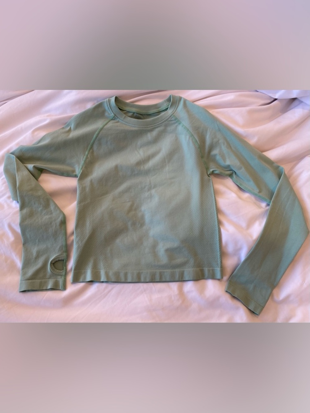 Mint Green Long Sleeve Workout Top. BRAND NEW. stretchy material